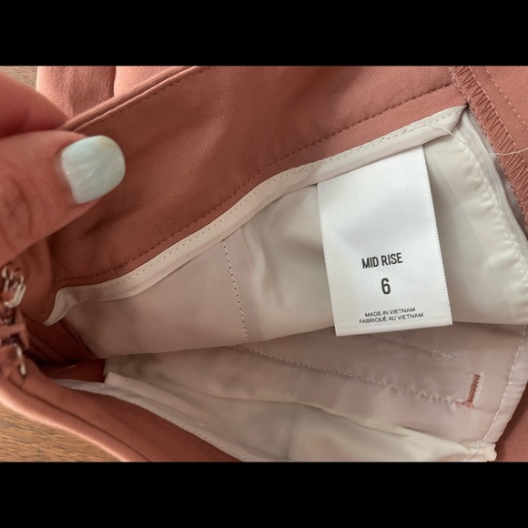 Express Shorts - Picture 3 of 4